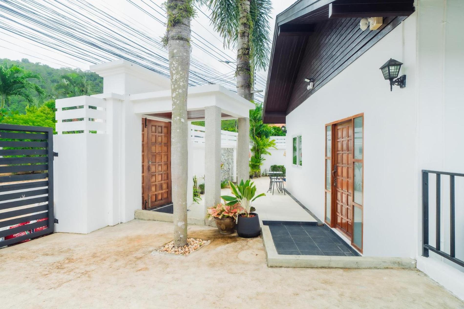 Jasmine Pool Villa In Nai Harn Rawai Екстер'єр фото