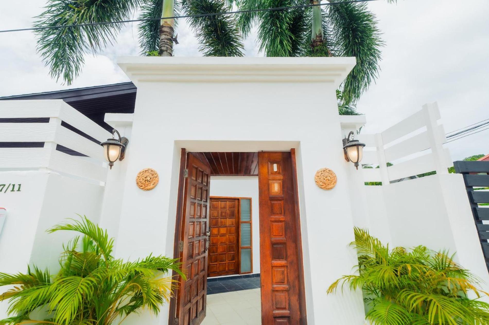 Jasmine Pool Villa In Nai Harn Rawai Екстер'єр фото